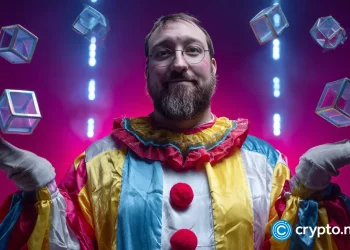 Hoskinson calls out Garlinghouse as US crypto bill debate heats up