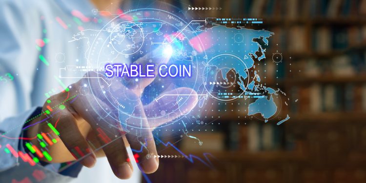 White House Pushes Crypto and Banks Toward Stablecoin Compromise