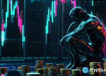 Bitcoin sinks under $67.5K while SIREN defies crash