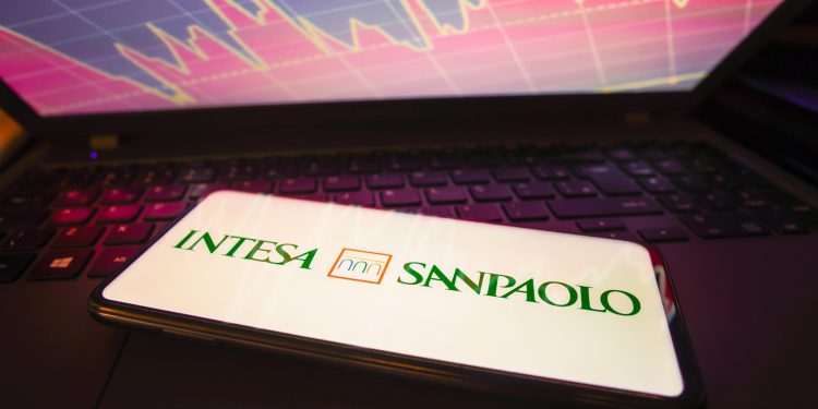 Italy’s Biggest Bank Doubles Down on Crypto With $235M ETF Bet缩略图 Italy’s Biggest Bank Doubles Down on Crypto With $235M ETF Bet